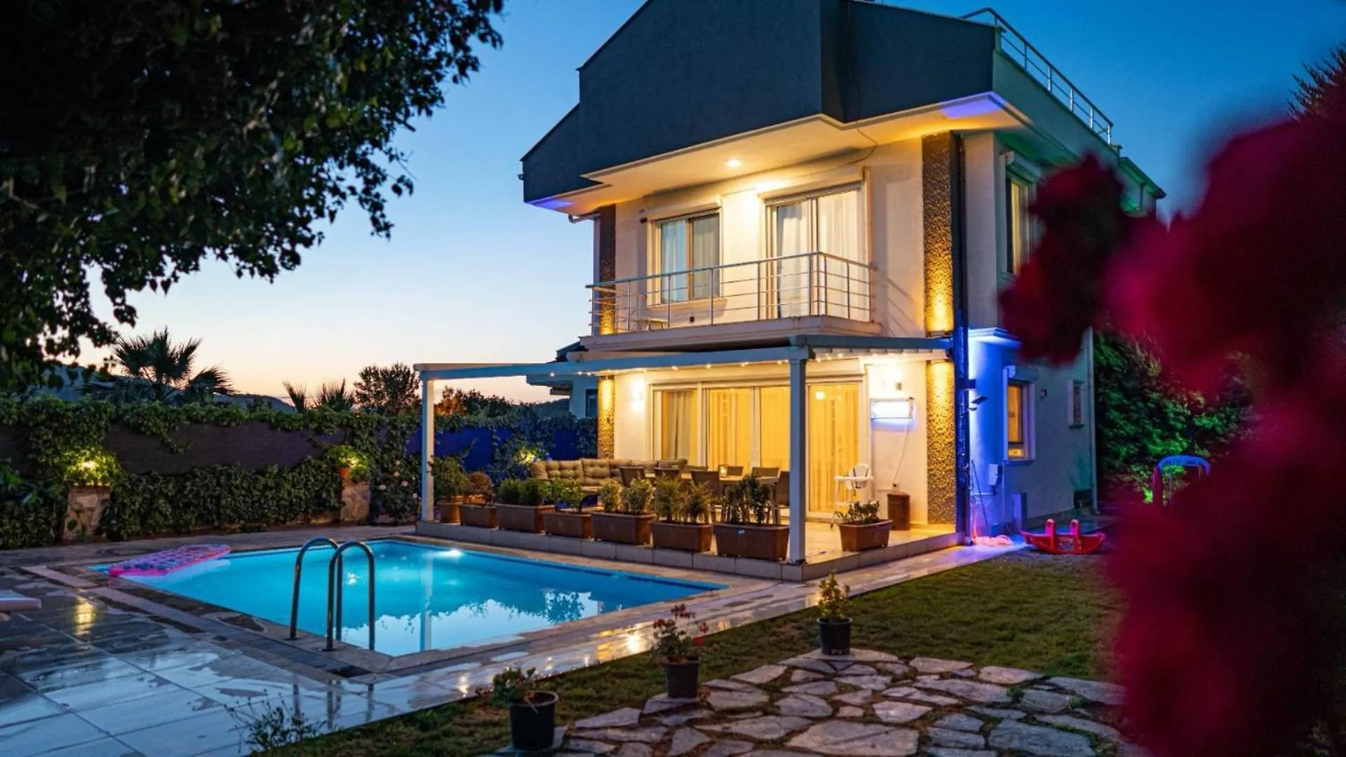Oludeniz 3 Bedroom Villa - 8904 Fethiye
